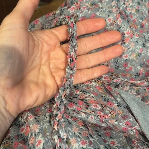 ASTR the Label Eartha Floral Maxi Dress in Blue & Pink Multi Ditsy. Size Medium - Picture 9 of 12